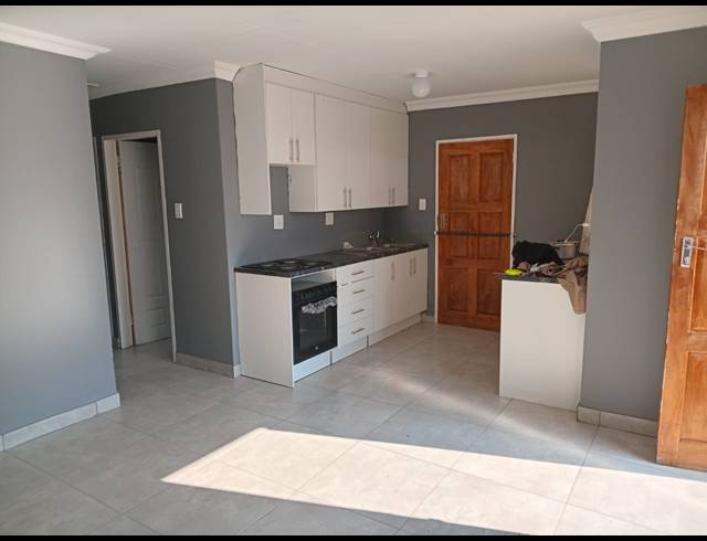 3 BEDROOM HOUSE FOR SALE IN STRETFORD